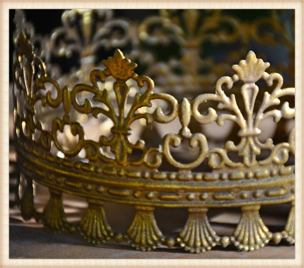 Gold Lace Edge Crown