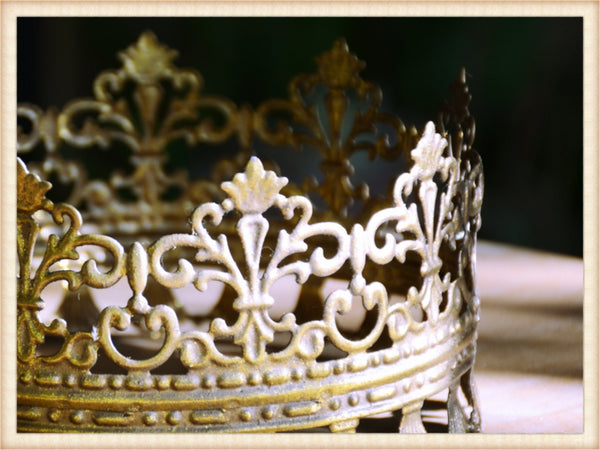 Gold Lace Edge Crown